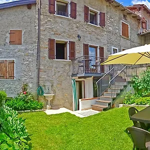 Casa Del Borgo Pregasio Garden And View By Gardadomusmea Ferienhaus Tremosine