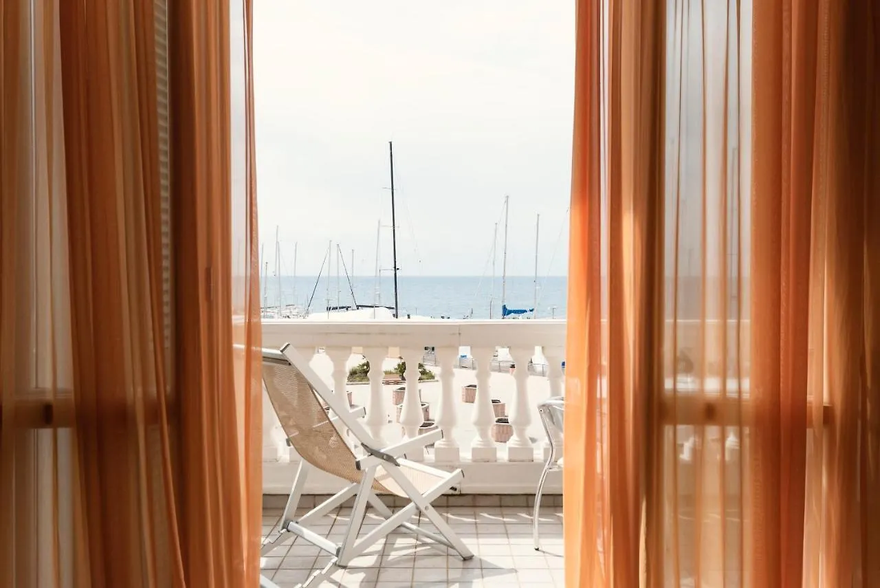 Aparthotel Residenza Santa Cecilia San Vincenzo 3*,